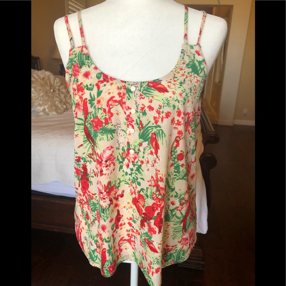 Pretty floral top - Picture 1 of 3